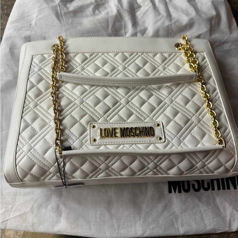 Love Moschino Cream Quilted Shoulder Bag